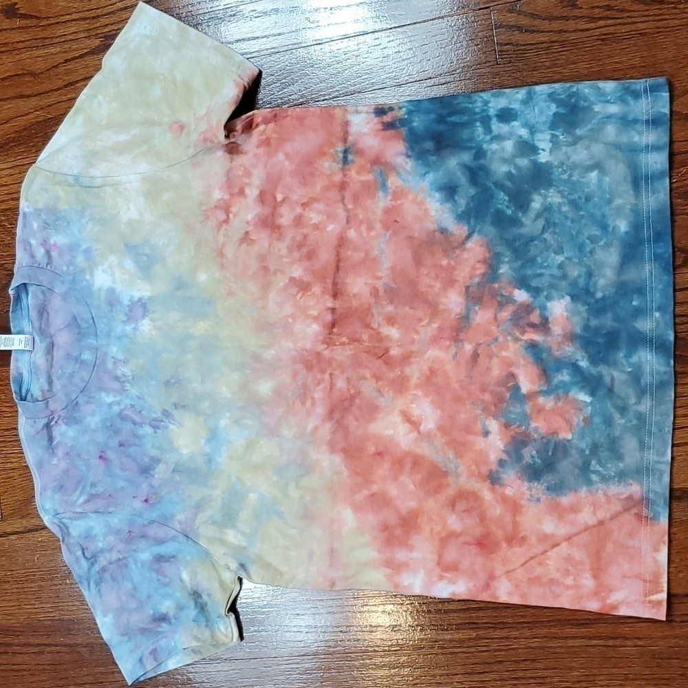 Manacotti tye die tshirt - L